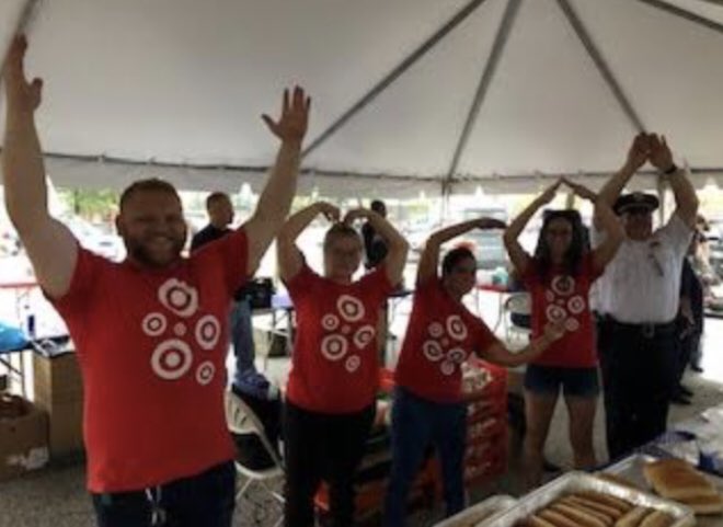 AcaTargetCam's tweet photo. Had a great time Volunteering in the Steelyard with some great team members from #T2016 @Target! Even the officers had some fun with us doing the YMCA! #worksomewhereyoulove https://t.co/ljcn2OwIuM