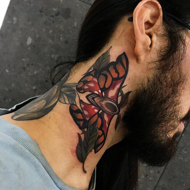 TridenteInk's tweet photo. Polilla 2.0 para mi homeboy @garcinsantiago 🍂 #tattoo #neotrad #neotradsub #neotraditional #ntgarelly #flashwork #flash #tattoos #ink #inked #tattooshop #marvinmalek #tridentetattoostudio https://t.co/scvSUf16XW https://t.co/BNkLPvf3eh