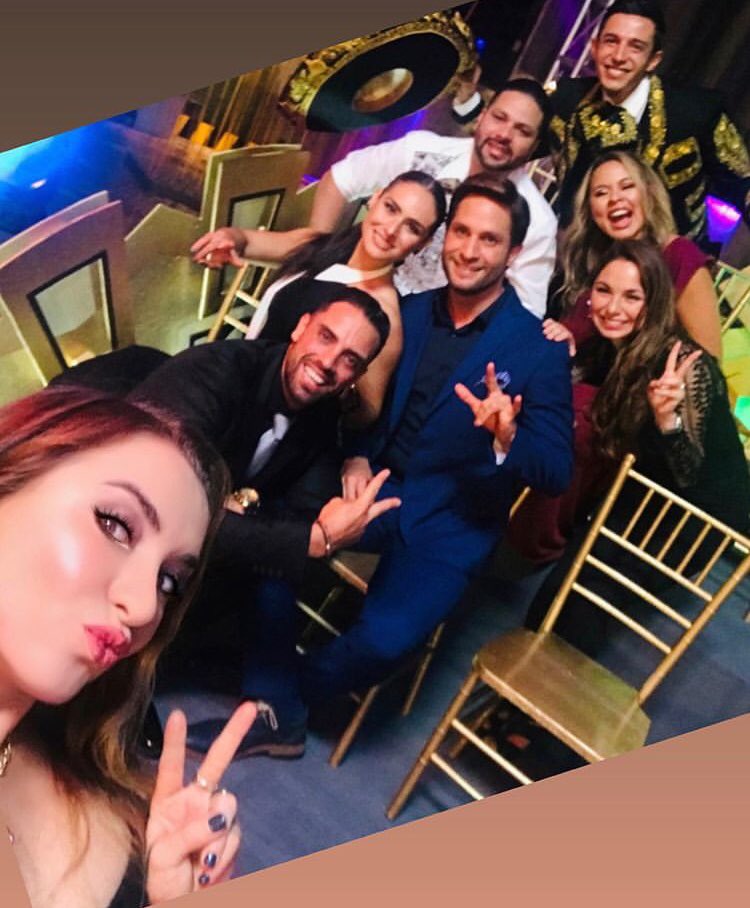 leshrz's tweet photo. Todas mis parejas favoritas, solo faltan Lorena y Roberto 😭❤️❤️❤️ #InseparablesGranFinal https://t.co/yRcfjVYrDq