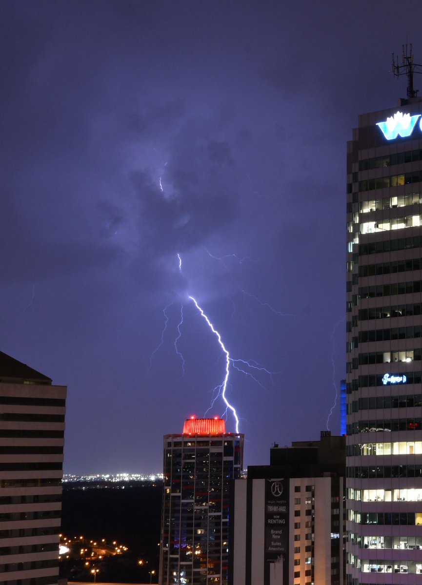 wallytee's tweet photo. Had a bit of a lightning show over #yeg tonite. #lightning #yeg #yegwx #instagramyeg #igyeg #stormwatching #yegstorms https://t.co/5uG2IwdrxL