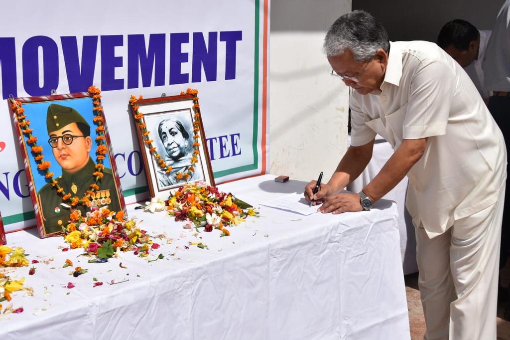 INCManipur's tweet photo. The 77th Quit India Movement Anniversary held today at Congress Bhawan BT Road Imphal. Shri Gaikhangam, Hon,ble Congress President pays floral tribute to the Leaders of Freedom movement. https://t.co/RBecKggPNW