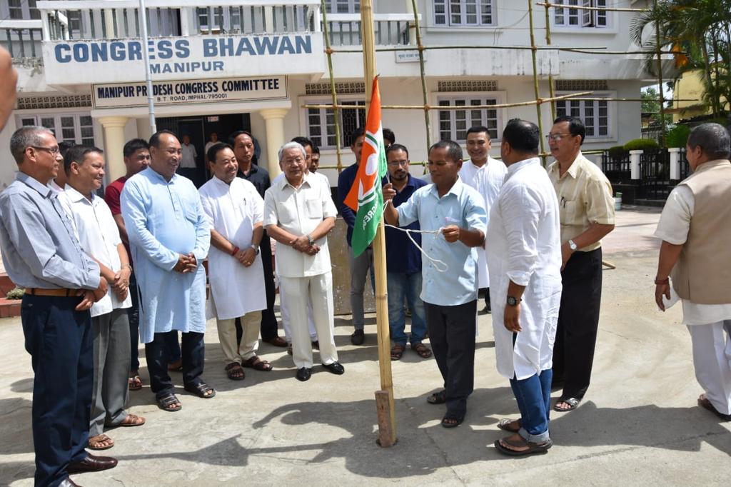 INCManipur's tweet photo. Shri @Gaikhangam2,Hon,ble Congress President unfurls the flag of IYC at the Congress Bhawan,B.T. Road, Imphal with MPYCC Office Bearers on the anniversary of the IYC. @srinivasiyc https://t.co/n4RioKaR48