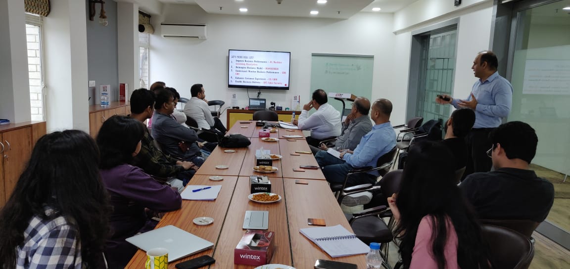TiEDelhi's tweet photo. .@sardul, who heads part of @EY_India #Leadership team, has worked around 25+ countries providing customized solutions, talks about digital Intelligence, analytics solution &amp; #digital investment and how it helps in delivering alpha growth to the business.
#Startups #Entrepreneurs https://t.co/gfC7NUcAku