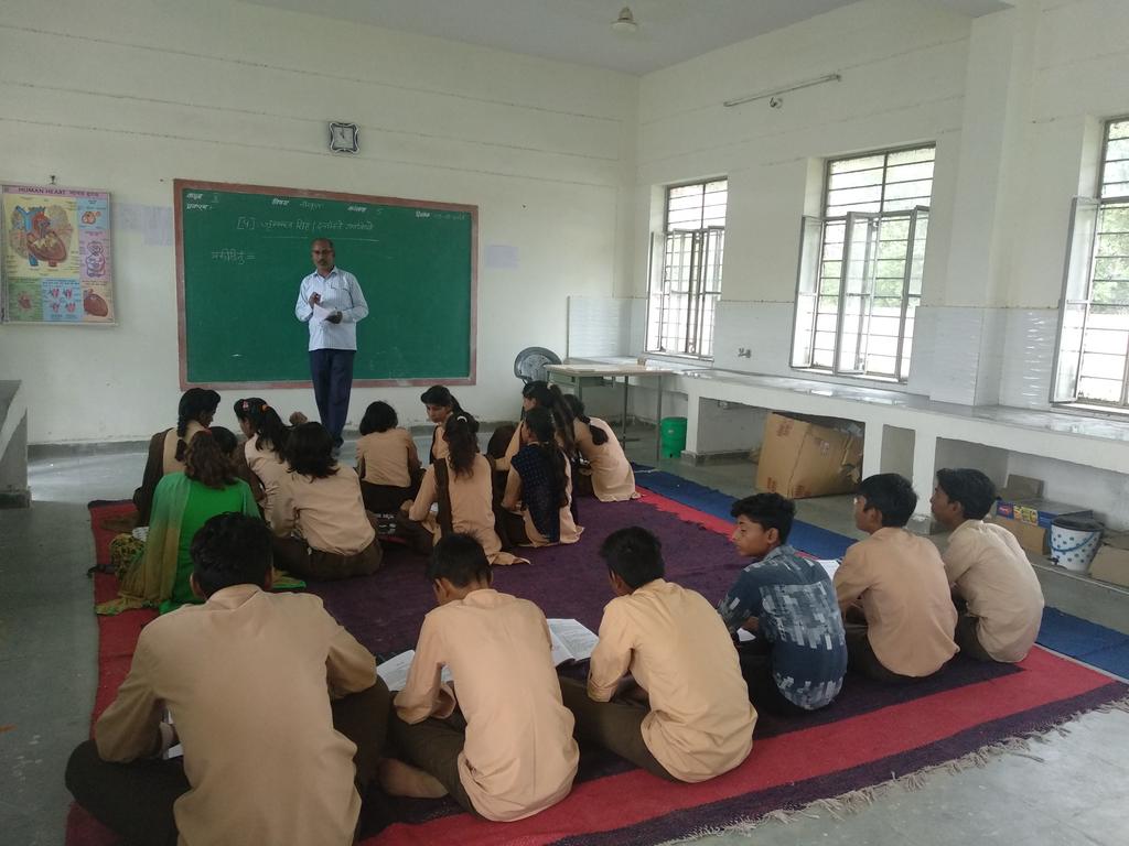 yashogram's tweet photo. At Senior Secondary  School... #GramPanchayat #LadaKaWas  #Rajasthan #yashogramfoundation #ruralstories #ruraldevelopment https://t.co/w5SS4T1pdz