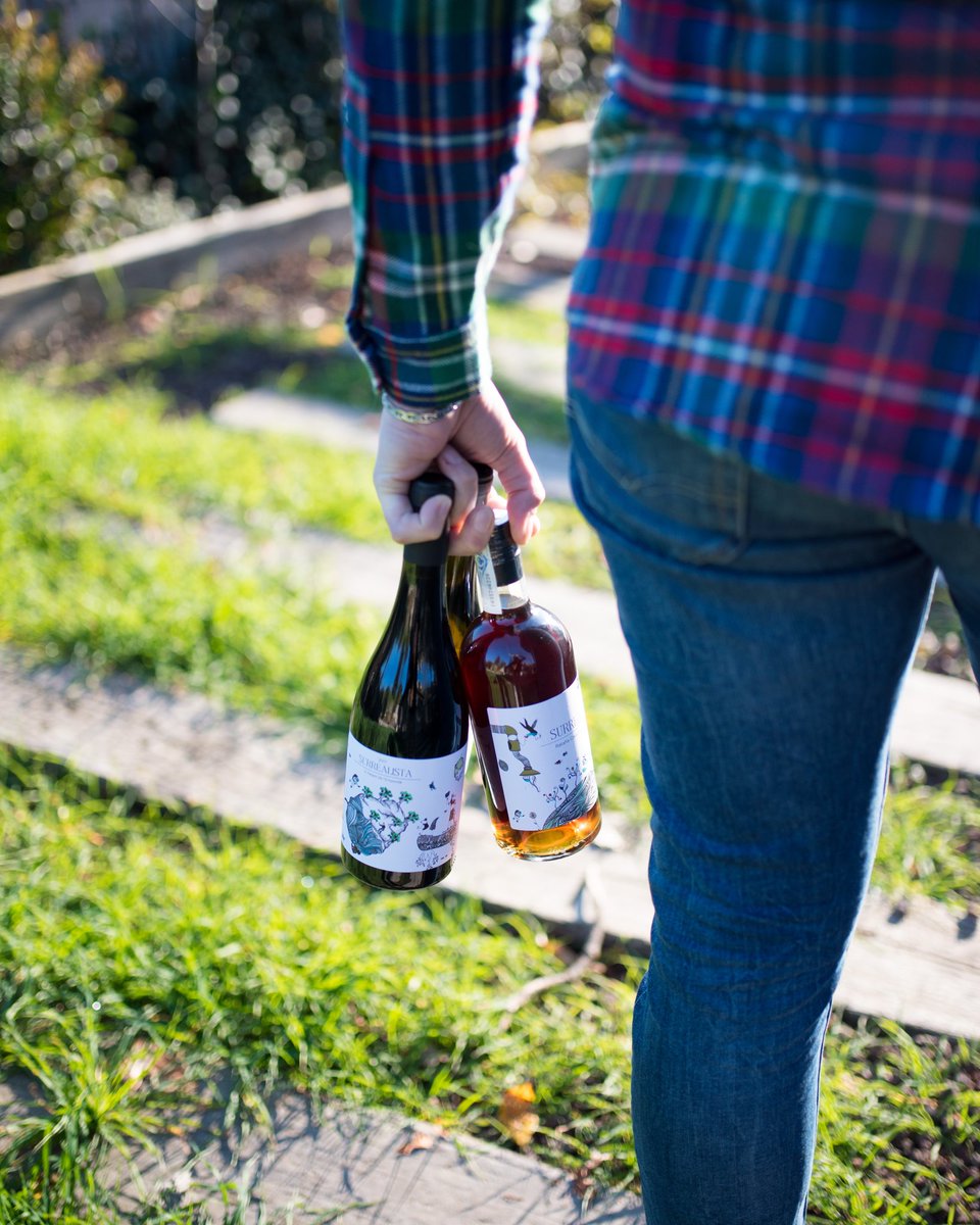 🍃🍂Si t'has de perdre que sigui amb un #Surrealista. T'ajudem!😏
#sinetiquetas #winemakers #sentitsbarcelona #vicatalà #vicatala #catalanwine #winelover #ratafia #vineyards #bestwine #topwine #mesqueparaules #karmadedrac