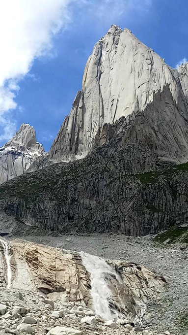 appcsocialmedia's tweet photo. #Beautiful #Unclimbed 6200 Metre #rock towers #Karakoram #mountain Range #Kondusvalley #Pakistan.
#APPNews
#DiscoverPakistan #visitpakistan #BeautifulPakistan #amzaing #karakorum #rockclimbing #kondus #saltoro #mountains
@Alpine_Pakistan https://t.co/eC4KACdEUI
