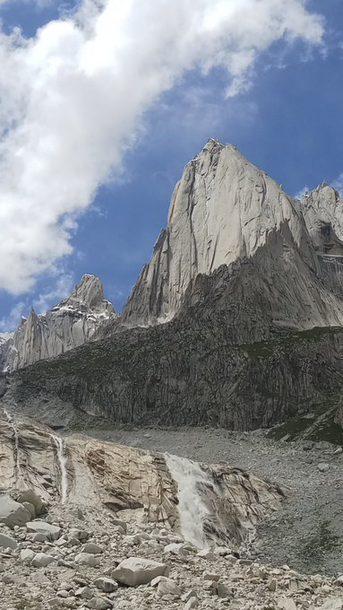 appcsocialmedia's tweet photo. #Beautiful #Unclimbed 6200 Metre #rock towers #Karakoram #mountain Range #Kondusvalley #Pakistan.
#APPNews
#DiscoverPakistan #visitpakistan #BeautifulPakistan #amzaing #karakorum #rockclimbing #kondus #saltoro #mountains
@Alpine_Pakistan https://t.co/eC4KACdEUI