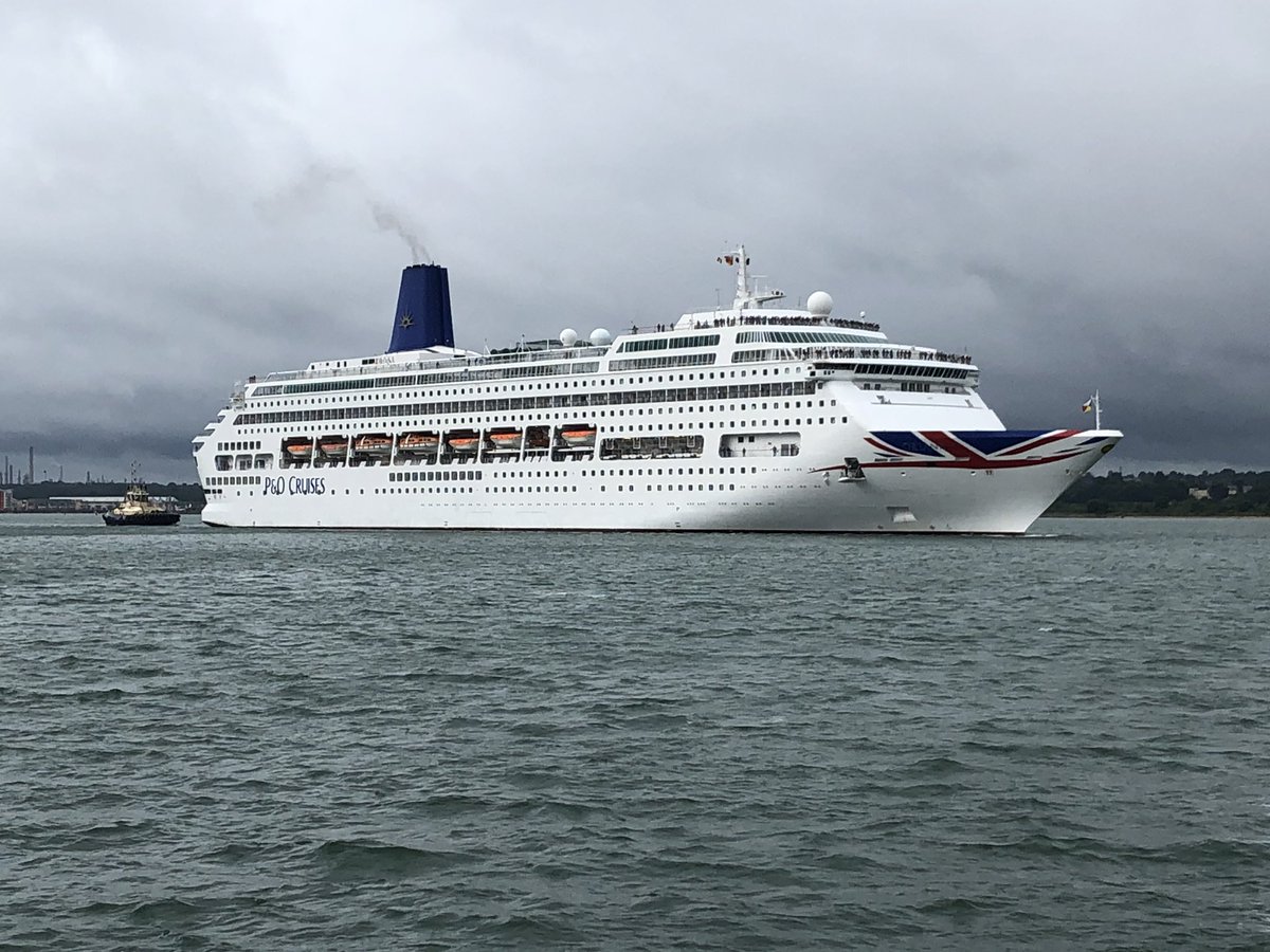 NealHusseyUK's tweet photo. A fitting #FarewellOriana After 24 of dedicated service to @pandocruises https://t.co/kaGssI2I8I