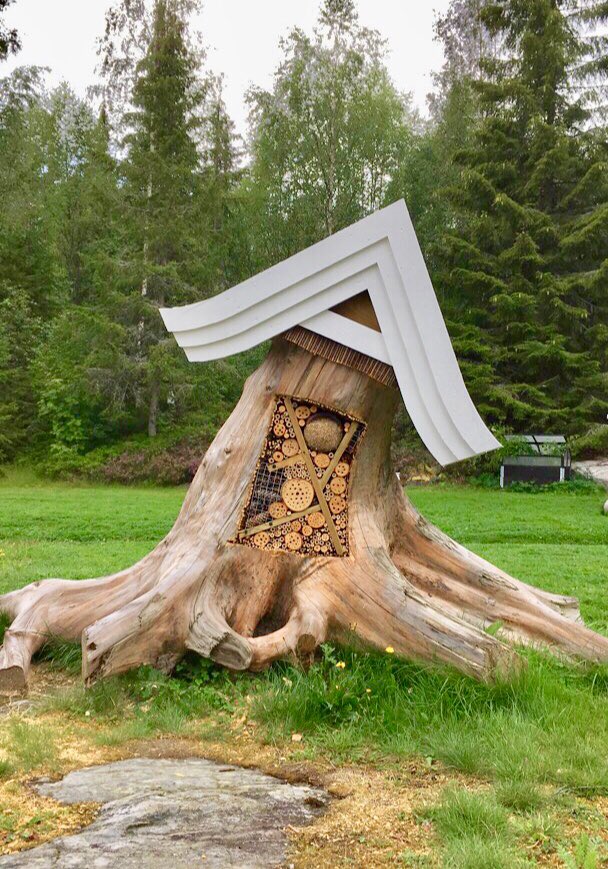 engenlisan's tweet photo. Da har jeg laget mitt første insektshotell😃 det har vært mye jobb, men jeg er veldig godt fornøyd og takknemmelig for all hjelpen jeg har fått🙏🏻🙌🏻 og ikke minst @AndyBoxHill for inspirasjon😃🙌🏻 thanks Andy🤗🤗🐝🐜🐞🦋🐛 https://t.co/CoQ9RNtPW3