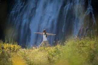 Besoin de déconnexion du quotidien et du monde virtuel? Rendez-vous dans la #nature en #Suisse, source d'#Energie et d'apaisement: bit.ly/2YTit7Q <a href="/bilanmagazine/">BILAN</a> <a href="/dAgostino20/">d'Agostino Cristina</a> <a href="/MySwitzerland_f/">Suisse Tourisme</a> <a href="/BRPLausanne/">Beau-Rivage Palace</a> #yoga #Serenity