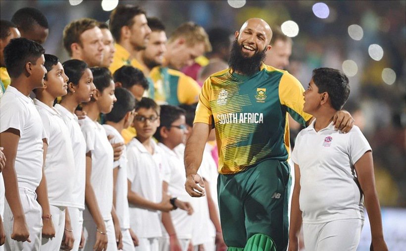 SoomroAmjad's tweet photo. The great @amlahash you were an inspiration, one of best batsmen this game has seen and undoubtly the greatest humanbeing to play game of gentlemen.If you knew you were out you didnt wait for impire's call. Thnk you for all memories you will be missed.
#HashimAmla 
#TheMightyHash https://t.co/tRBnZVLNRE