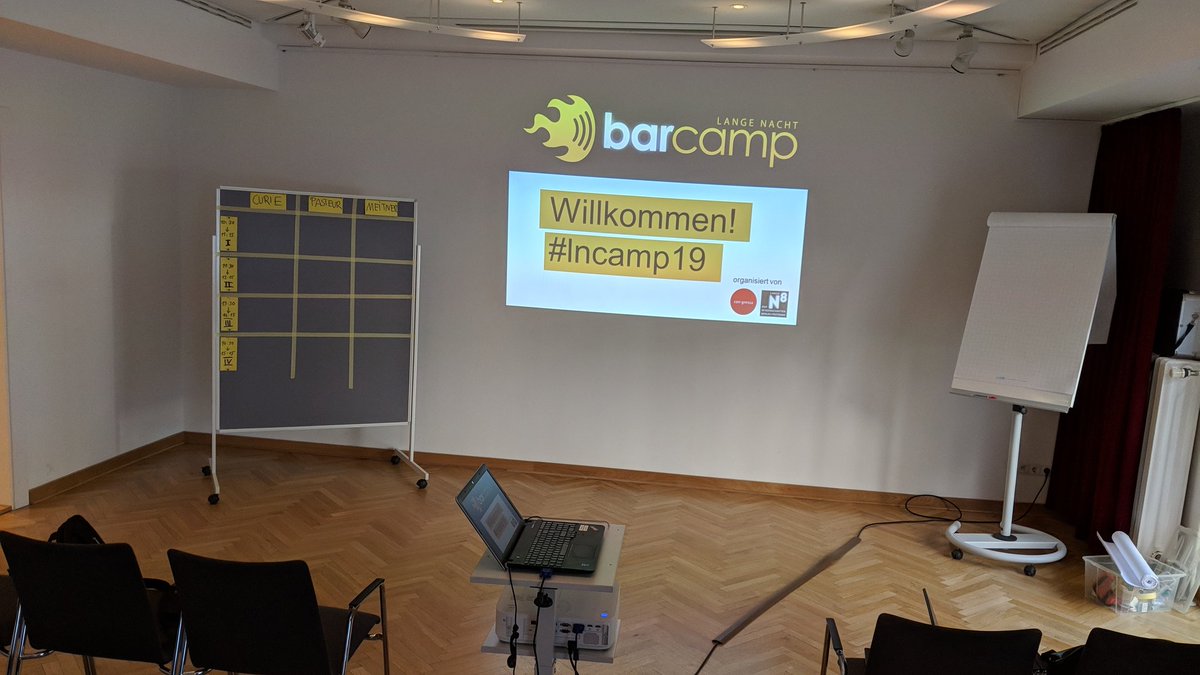 wisskommlab's tweet photo. Heute findet das Barcamp für Organisator*innen von Wissenschaftsnächten statt.
Raum sponsored by @Technologiepark  💐 
#lncamp19 https://t.co/A8E3uU7u9M