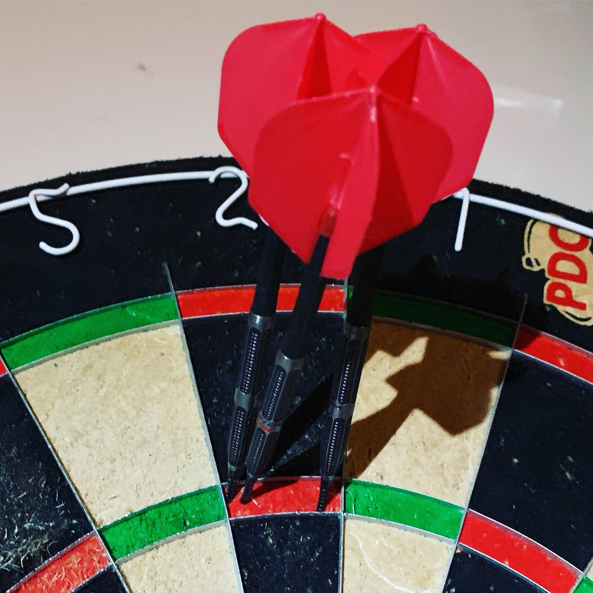 TheTitan180's tweet photo. #targetdarts #daytonafire #22g #steeltipdarts #stormpoints #diamondpoints #elysian #darts #dartboard #dartsnutz #thetitan180 #ton80 #lstyle #carbonshafts #carbon #lstylecarbon #redflights #lstylered #targetstormsurgepoints #surge #stormsurge #blacktips https://t.co/Bw8dGKT6kQ