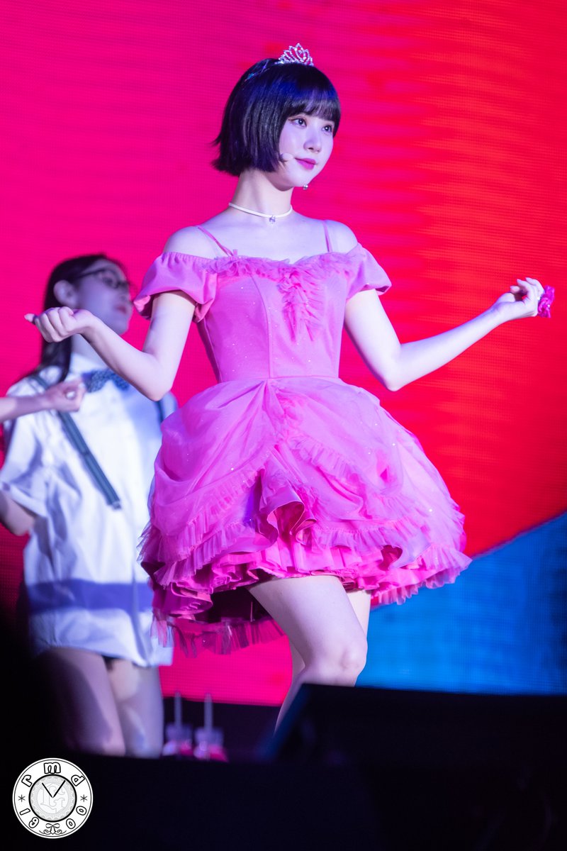 rmd1900's tweet photo. 190803 홍콩 콘서트 1
🐰🥰
#여자친구 #GFRIEND
#은하 #EUNHA https://t.co/rKnYlS3rB0