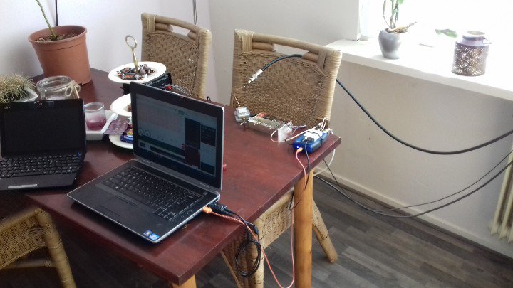 P_Knol's tweet photo. Meanwhile in Appingedam: Sending and receiving email via satellite 😀 #QO100 #VARA VARASAT #Winlink #IS0GRB #10489.635MHz USB, 75mW into 120cm dish. 175bps. https://t.co/fO3Kz6wWGE