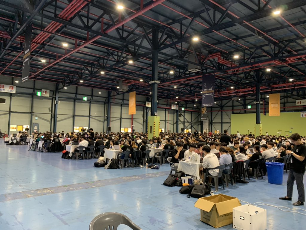 4our_haley's tweet photo. At #likelion #hackathon with #HeartNumber #Fleta and there are over 1000 participants from 66 universities! Can you feel the passion of young developers? So looking forward to a dedicated hackathon for #HeartNumbet in October as well! https://t.co/HIeOnACVcZ