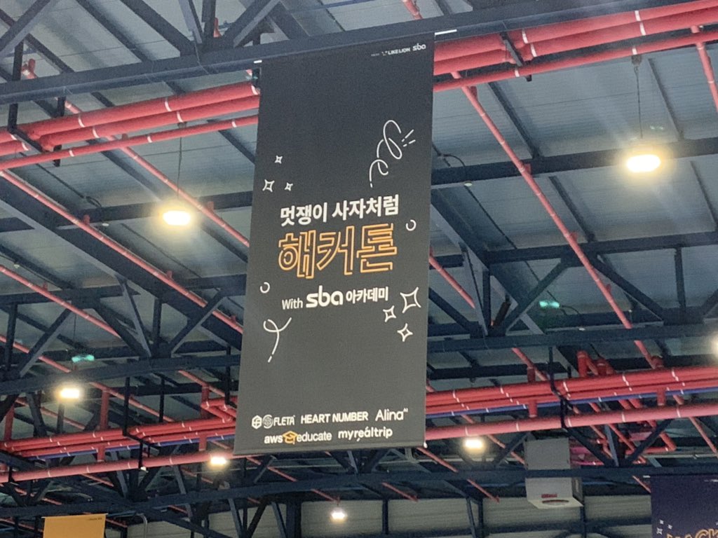 4our_haley's tweet photo. At #likelion #hackathon with #HeartNumber #Fleta and there are over 1000 participants from 66 universities! Can you feel the passion of young developers? So looking forward to a dedicated hackathon for #HeartNumbet in October as well! https://t.co/HIeOnACVcZ