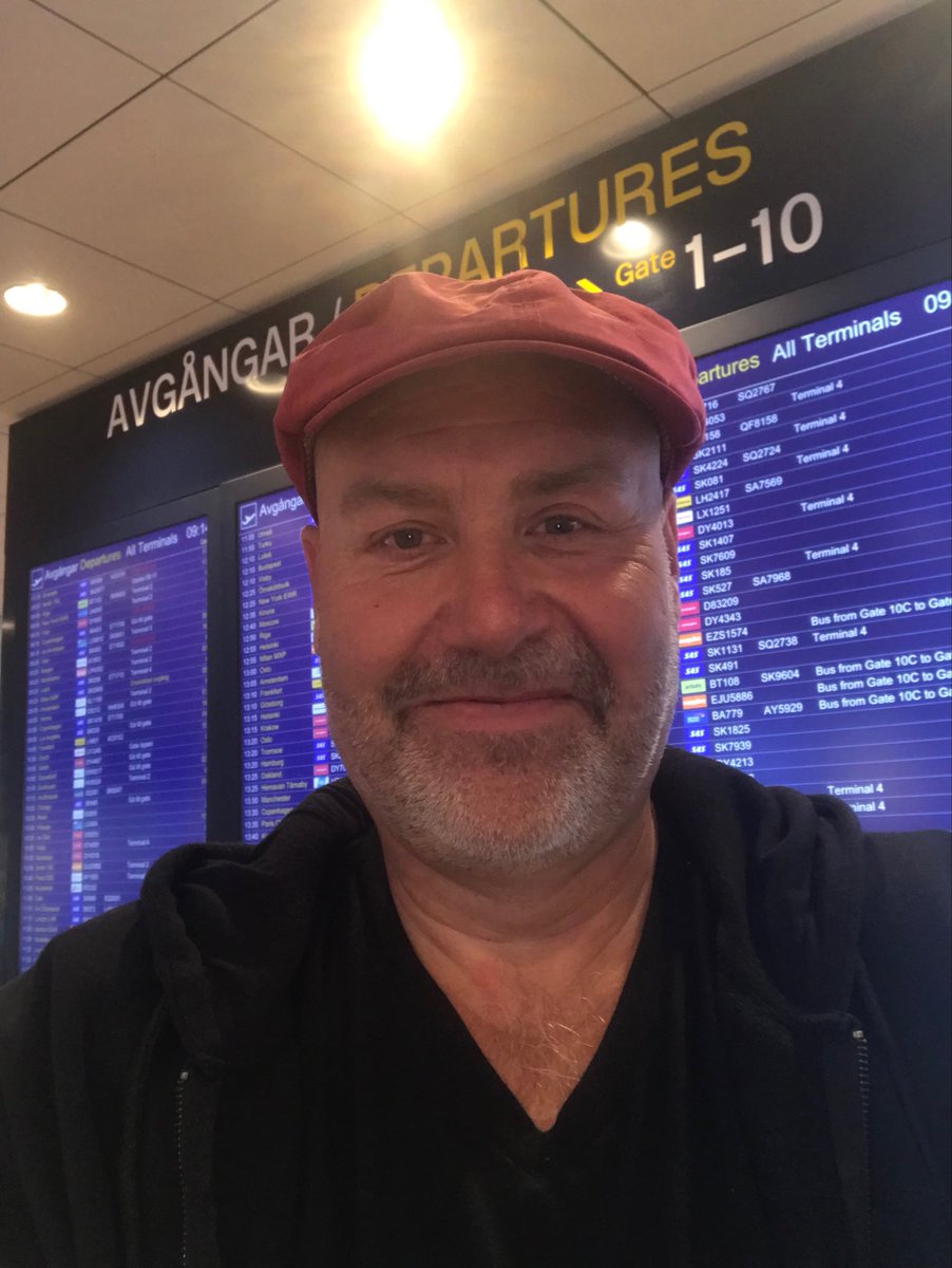 Niklas_Holmgren's tweet photo. Nu kör vi.... Mot Anfield och nio månader Premier League 👊⁦@Viaplay_SE⁩ https://t.co/Jw8296VAed