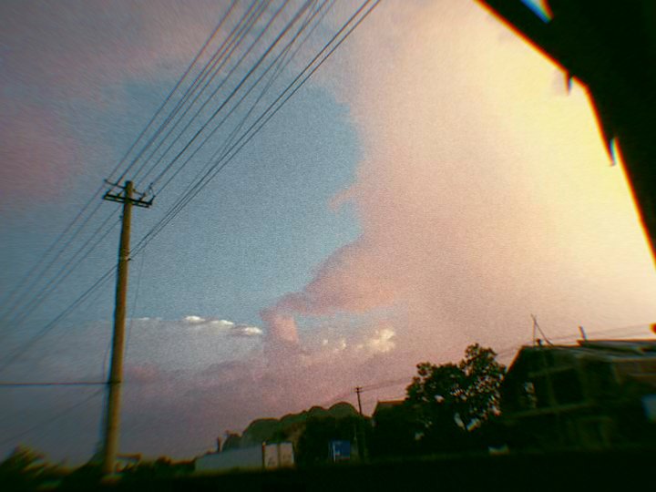 BtsYof's tweet photo. I love sky ❤@bts_twt https://t.co/7VQahAbyI7