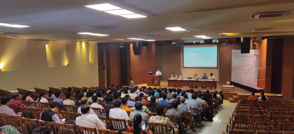 EDIIAhmedabad's tweet photo. EDII hosts a regional mentoring session for young minds under MHRD’s Innovation Cell Initiative. Shri Sunil Parekh, Chief Corporate Affairs Advisor, Zydus Group and other dignitaries graced this occasion.

@abhayjere @DrRPNishank @HRDMinistry @AICTE_INDIA 

#ARIIA #MHRD #MIC https://t.co/5FmkWhMx4Y