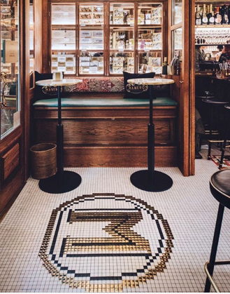 HISBALITmosaico's tweet photo. EL PARAÍSO GOURMET DEL #DISEÑO | #BarManero

Uno de los proyectos MAGNÍFICOS de @lazarorosaviola en el que proyectó este ESPECTACULAR SUELO CON #MOSAICO #Hisbalit

Artesanía y la tradición, con un suelo a medida, con nuestro servicio de customización #ArtFActoryHisbalit https://t.co/M7Y64c9HIg