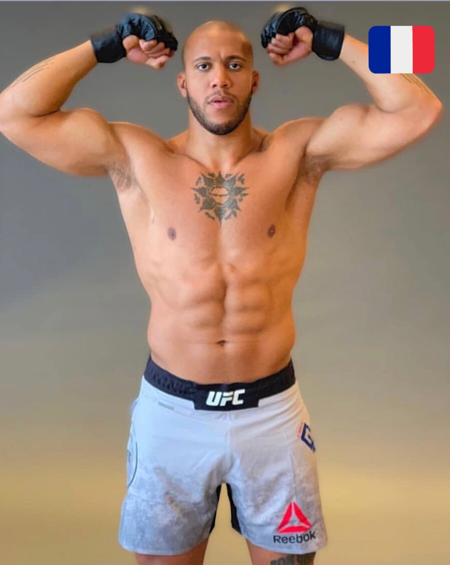 FqMMA's tweet photo. 🚨Demain soir notre poids Lourds 🇫🇷 #CirylGane , 🏆 du #TKOMMA , fera ses débuts #UFC ‼️
Combat contre #RaphaelPessoa
⏰ Il sera le dernier combat des Prelims (environ 1h30 en 🇫🇷)
#UFCUruguay
WAR #bonGamin 🔥🔥🔥
@ciryl_gane @mmafactory_fr https://t.co/51xOLxKgV8