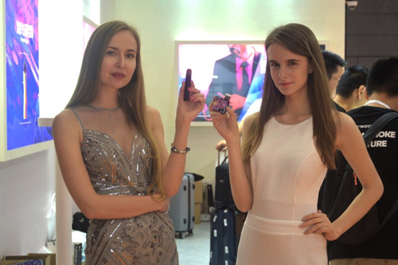 uwootech's tweet photo. Come with us for a wonderful Friday. #Friday #UWOOTech #UWOOvape #podvape #vappod #vapingevent https://t.co/XAJe0H9U5u