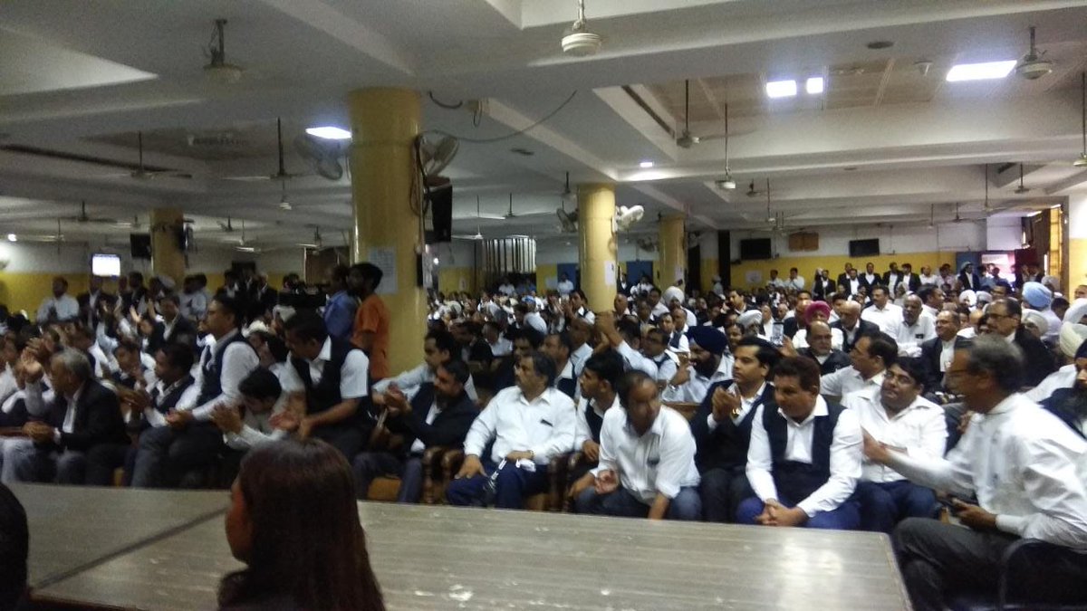 HCBA_CHD's tweet photo. AG Haryana shameful in rejecting lawyer's voice without giving any audience
House unanimously criticise CM Haryana @cmohry Khattar sarkar Aab toh jaago!!!
#notribunalisation
#fightforjustice
@ReformJudiciary @barandbench @HCBA_CHD @ravishndtv https://t.co/LljUh2et5r