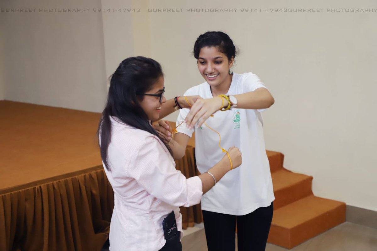Shimt12's tweet photo. #SHIMT #Family extends a warm welcome to #students for #Orientation Program at Shree Hanumat Imt #campus.
#orientationDay #globalEducation #StudyAtSHIMT #LifeAtshimt #ExploreYourPotential. https://t.co/qgKOQUFFNl