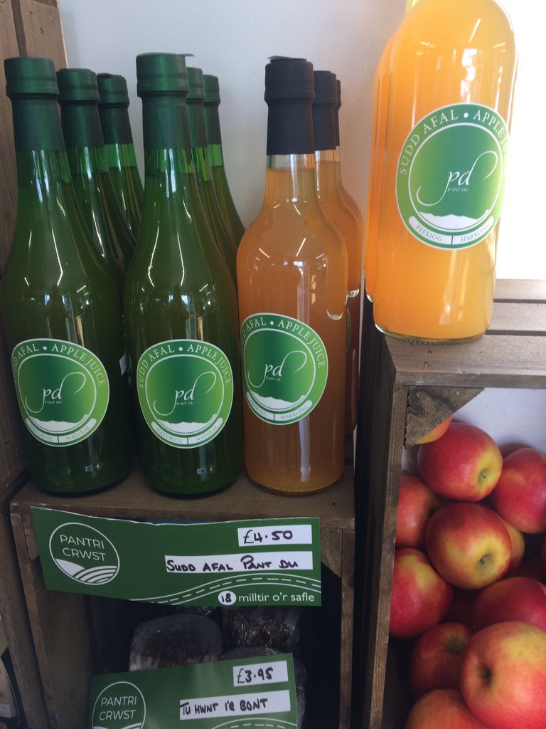 Bore da sioe dda yma bore ma yn Pantri Crwst <a href="/siwgrasbeis/">Siwgr A Sbeis</a> <a href="/blasarfwyd/">Blas ar Fwyd</a> <a href="/LlanrwstBakery/">Scilicorns Bakery</a> <a href="/SparLlanrwst/">McIlveen SPAR</a> <a href="/SparBetwsYCoed/">SparBetws-Y-Coed</a> <a href="/Tanlanbakery/">Tan Lan bakery</a>