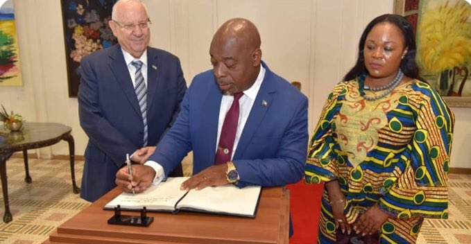 Diplomacia.- Luciano Nkogo NDONG AYECABA, primer embajador de la República de #GuineaEcuatorial en el Estado de #Israel.
ahoraeg.com/africa/2019/08…