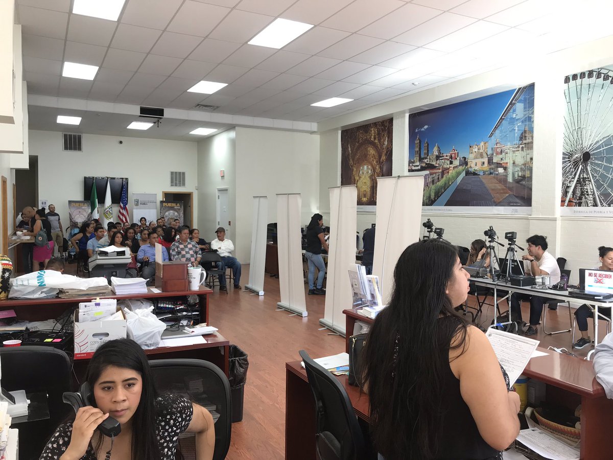 Iniciando actividades el consulado sobre ruedas en #MiCasaesPuebla #Passaic el Gobierno de Puebla <a href="/MBarbosaMX/">Miguel Barbosa ✞</a> vinculando las instituciones para atender a la comunidad #migrante instrucciones directas de <a href="/Segob_Puebla/">SEGOB Puebla</a> y <a href="/migrantepoblano/">IPAM</a>