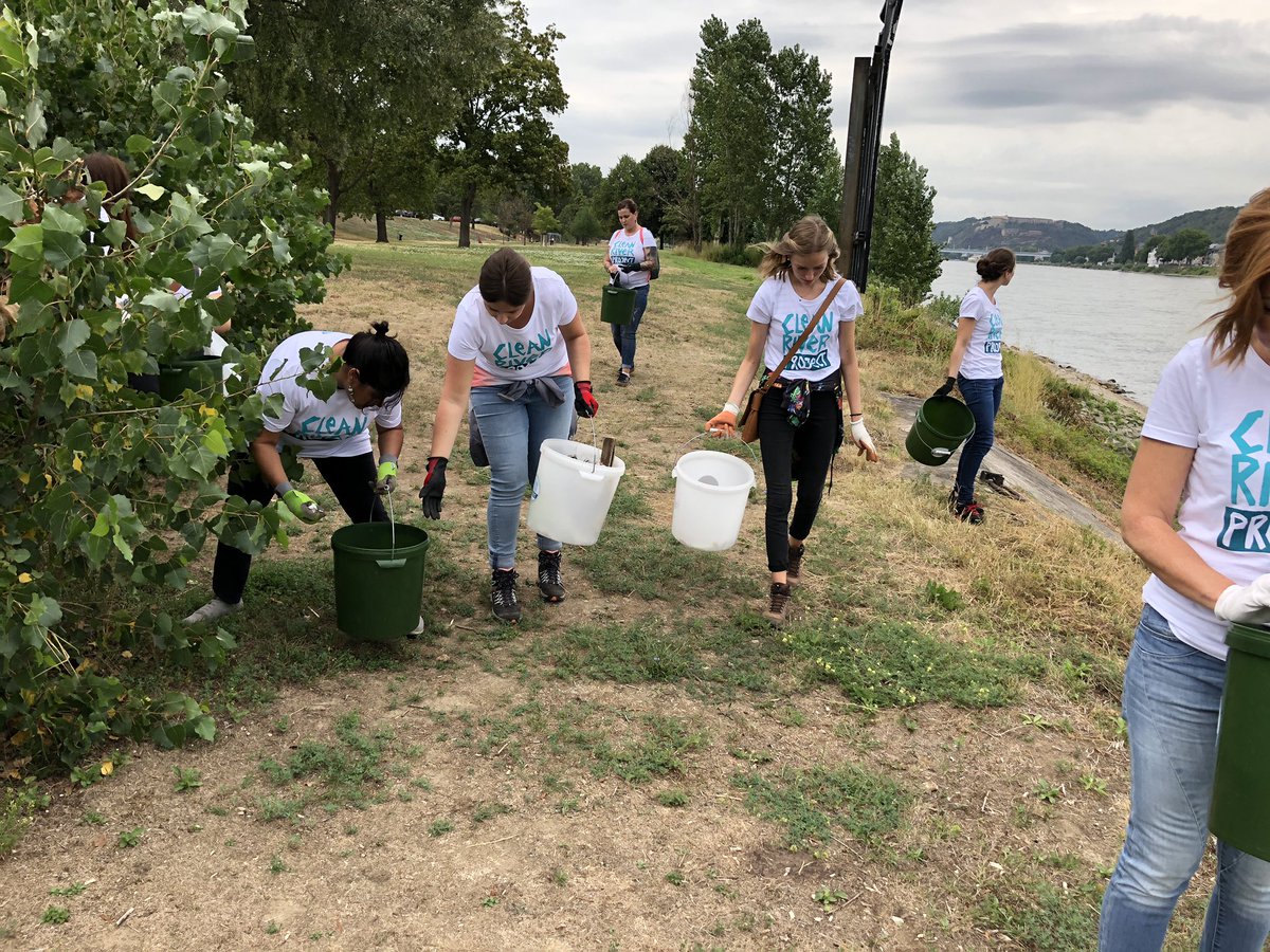 TOMRARecycling's tweet photo. Team TOMRA is making a contribution in cleaning up the environment. Take action!
#cleanriverproject #EndPlasticWaste #wearetomra https://t.co/Sqyrf5G7Ln