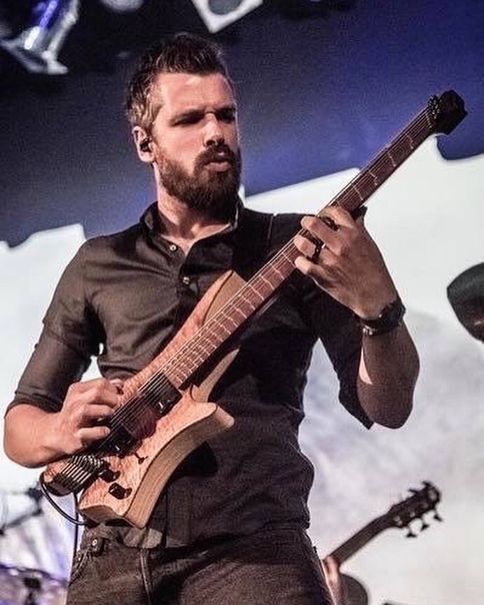 dabloomfield's tweet photo. Happy 35th Mr. Richard Henshall, one the most amazing guitarists I’ve ever heard!!

@RichHaken @Haken_Official 
#richardhenshall #haken #tomera #novacollective #guitarist #keyboardist #guitarhero #multiinstrumentalist #progressivemetal #progressiverock #progmetal #progrock https://t.co/mAWWRrHOVM