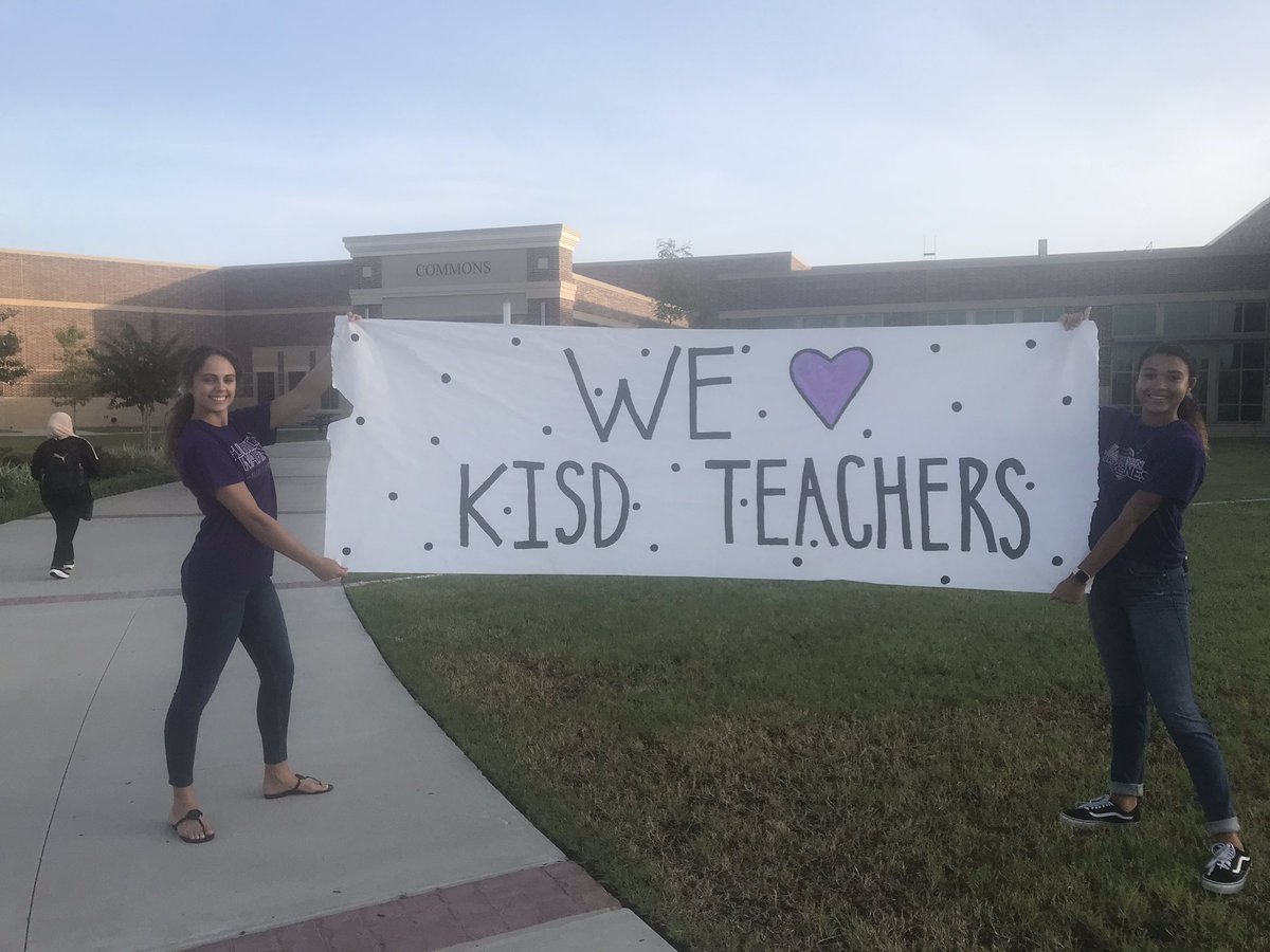 MsDeBottisbio's tweet image. How cute are these kiddos, outside in the humidity to greet all of the Klein teachers! @KleinCain #SameVision #RILS @MsDeBottisbio #KOHS
