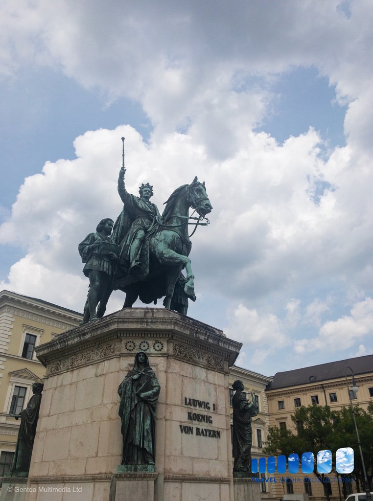 Statue of Ludwig I, king of Bayern in Munich, Germany

 #münchen #germany #muenchen #bavaria #089 #bayern #minga #muc #igersmunich #muenchenstagram #streetphotography #instamunich #wanderlust #travelgram #instatravel #adventure #explore #instagood #photooftheday