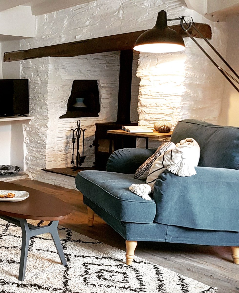 styleguru40's tweet photo. The quiet corner. #interiordesign #interiorstyling #stylist #cornishcottage #Cornwall https://t.co/mg3sDRmQGs