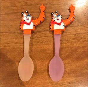 緑川 拓 拾い画だけど昔このスプーンでコーンフレーク食べてたなぁ懐かしい 食べてるうちに色が変わるやつ 多分同世代しか分からないやつ T Co 1hntifjbkm Twitter