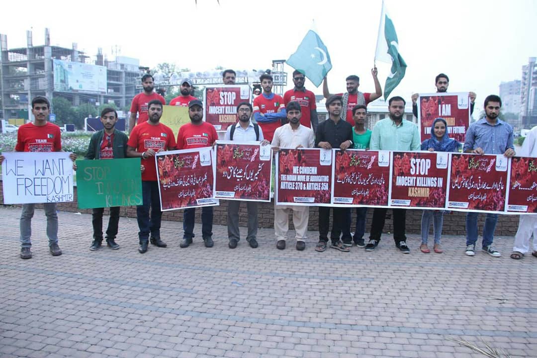 FederalYouth's tweet photo. Yesterday protest at Lahore liberty round about.
Chairman Human rights commission jammu kashmir Humayun Zaman mirza also graced it with his kind presence.

Thanks to all members who joined. https://t.co/3G9JeqE6Bv