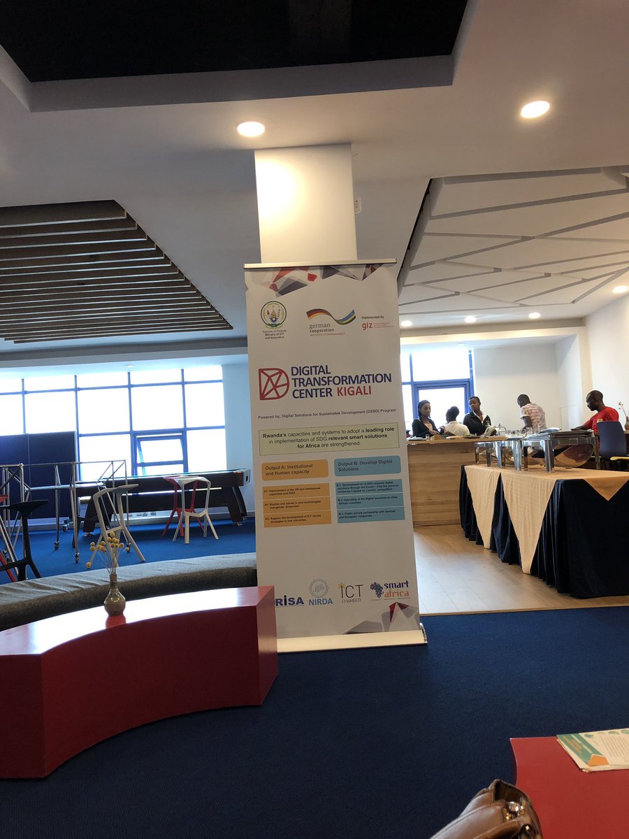 Visite d’une délégation du Burkina au Digital Transformation Center de #Kigaliarena #lwili #RCI <a href="/anptic/">ANPTIC</a> <a href="/rodriguetwit/">GUIGUEMDE J Rodrigue</a> <a href="/pzwsk/">Pierre Chrzanowski</a>