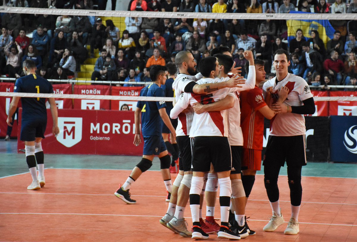 ¿HABRÁ CAMPEÓN?
Hoy se juega el segundo partido de la serie entre <a href="/lomasvoley/">Lomas Vóley</a> y <a href="/RiverVoley/">River Plate Voley</a> para ver quién se consagra como campeón de la División de Honor de la <a href="/metrovoley/">FMV</a>  ¡No podés faltar!

🏐Hoy a las 21hs
📍Gorki Grana, Blas Parera 135, Castelar
😉Entrada libre y gratuita