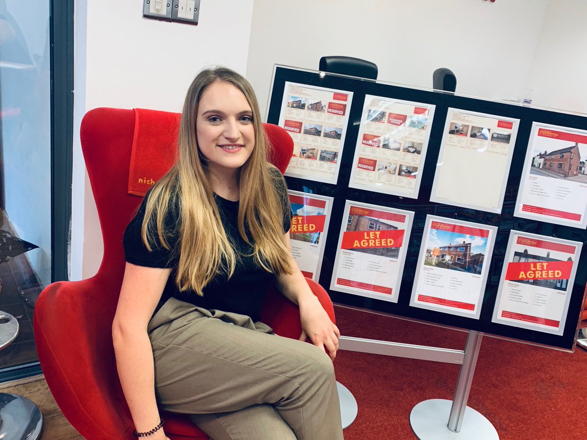 A huge welcome to our new team member, lovely Ellie!

Ellie is currently studying a law degree at the University of Southampton and came to work with the team at Nicholas Humphreys after renting her house through our company for her second year in Soton.

Say hello to Ellie!