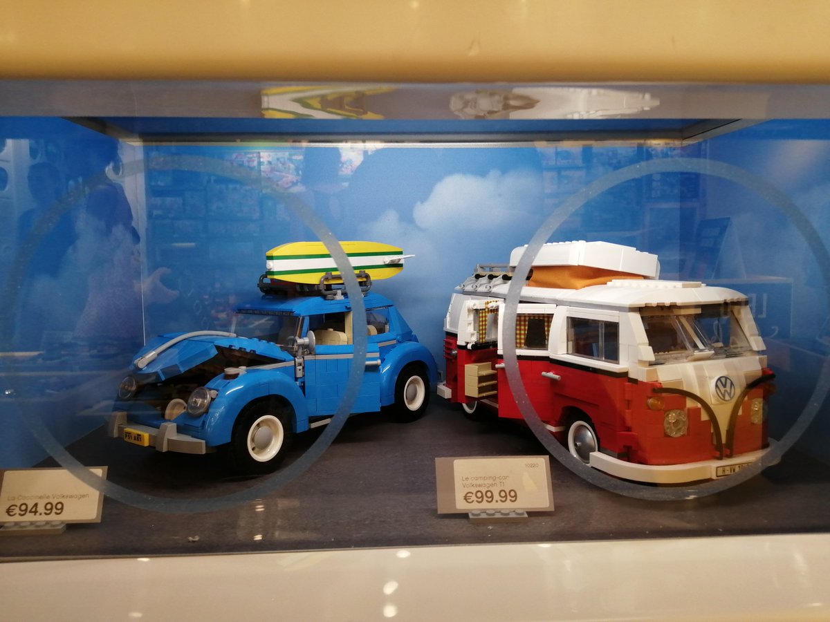 Au fait en passant dans la boutique Lego de Bordeaux j'ai pensé aussi à vous : @julien2Rennes et <a href="/FannyNini13/">Off@Nini_Bibounette ....rdv sur Blue</a> ... C'est l'esprit ou pas ? 😉