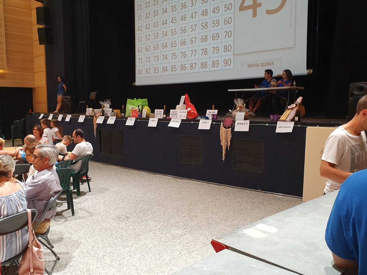 AjuntamentSeva's tweet photo. 🎉Mireu quina meravella de Quina Popular va acollir ahir la Sala Polivalent de #Seva! Com sempre, gran ambient i acollida! Enhorabona als premiats i gràcies a tots els participants. Estem de #FestaMajor! https://t.co/S36RBpFM0T
