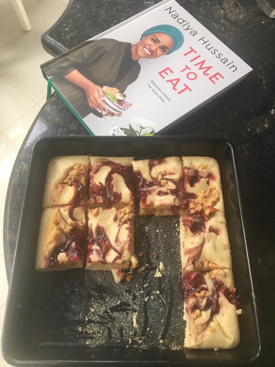 Just made <a href="/BegumNadiya/">Nadiya Jamir Hussain</a> peanut butter and jam traybake, seems to be going down well!