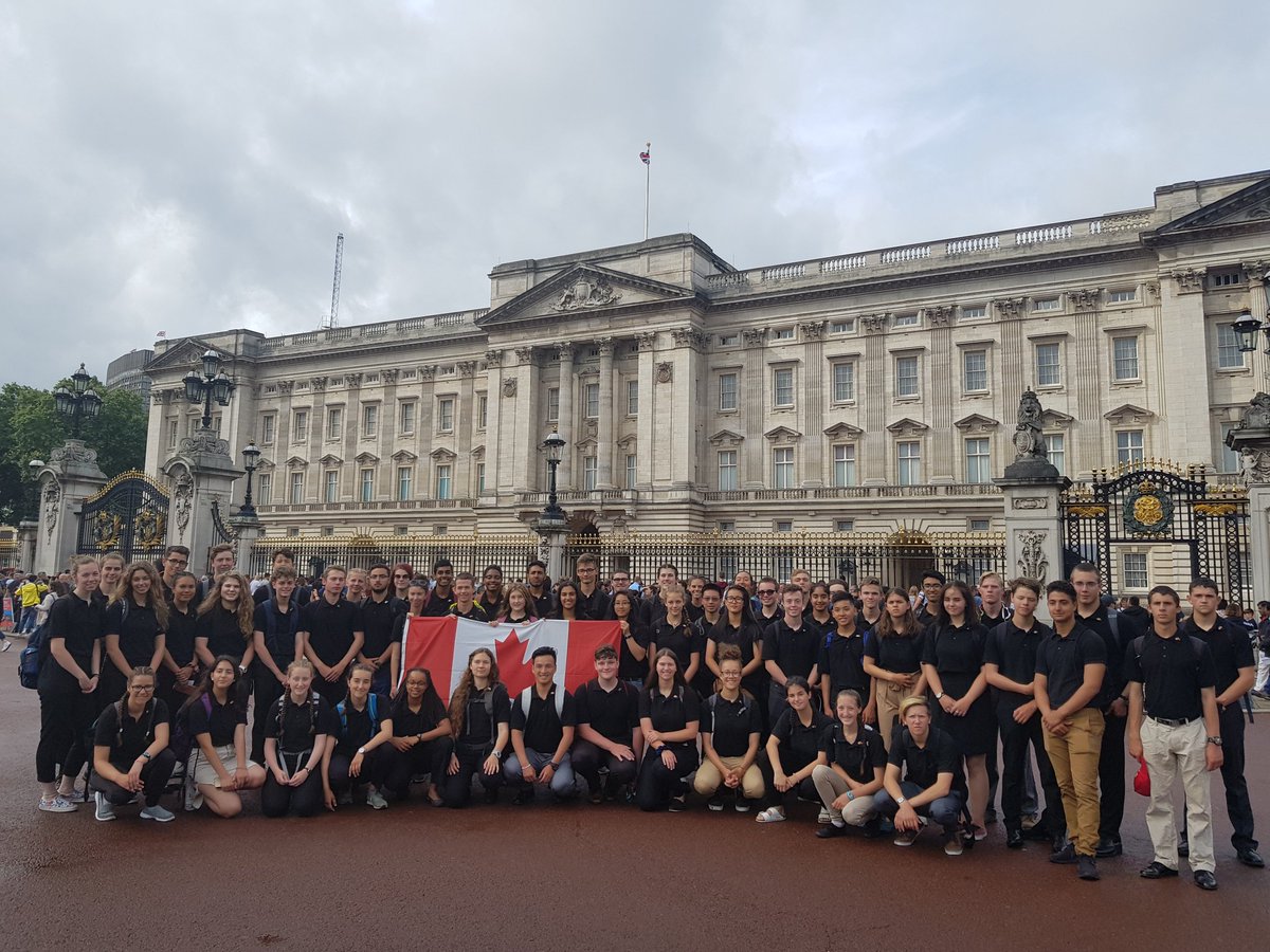 First stop of our last day on #ExMapleLeaf is Buckingham Palace 

<a href="/ACFexchange/">Army Cadets Exchange</a> @cadetsca