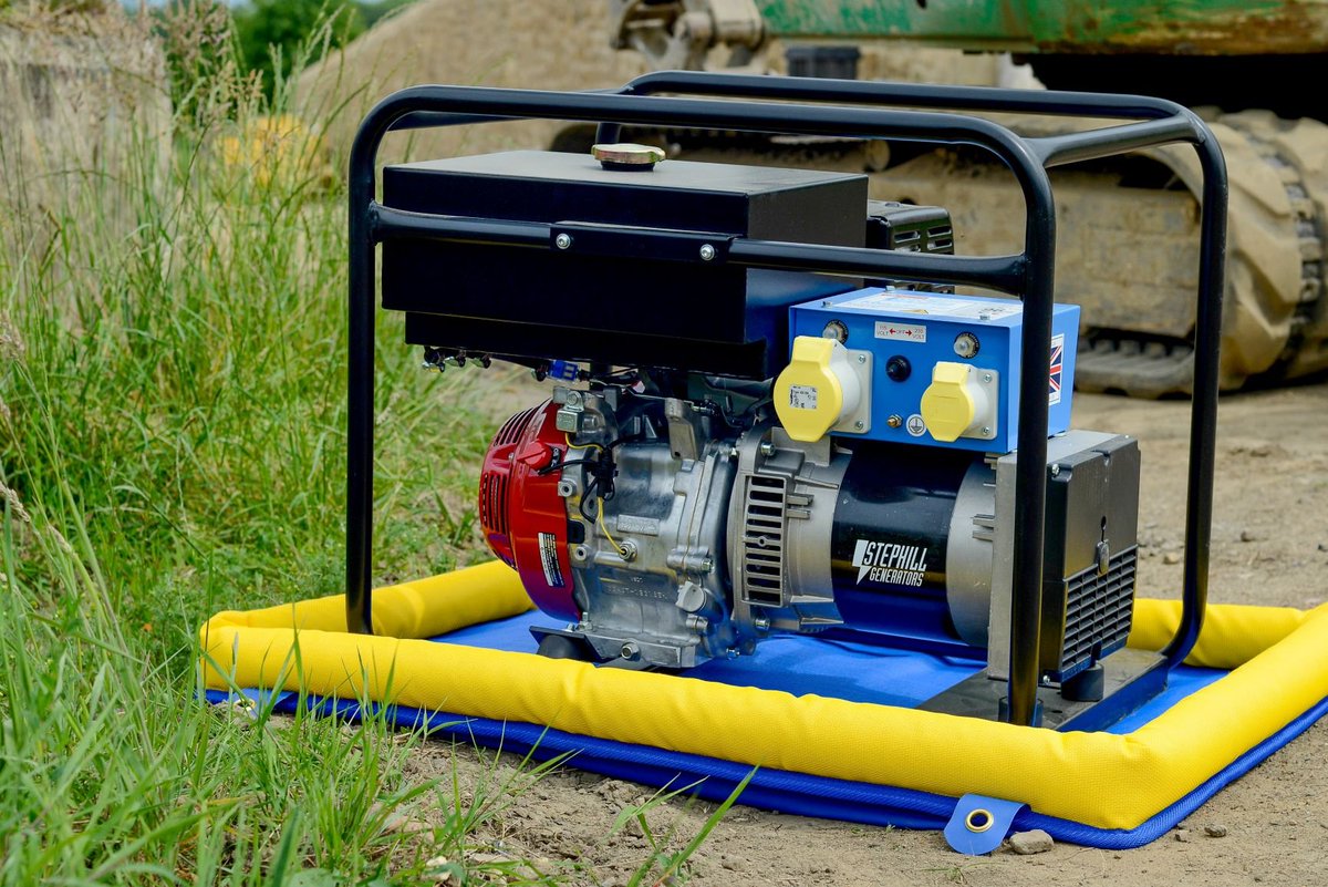 plantnappy's tweet photo. During this spell of wet weather, you need to ensure your spill mitigation product can cope with anything the elements throw at them. Plant Nappy is designed to filter rainwater through its sidewall, giving you peace of mind and protecting the environment #Construction #RainyDay https://t.co/N8LAHbcFc4