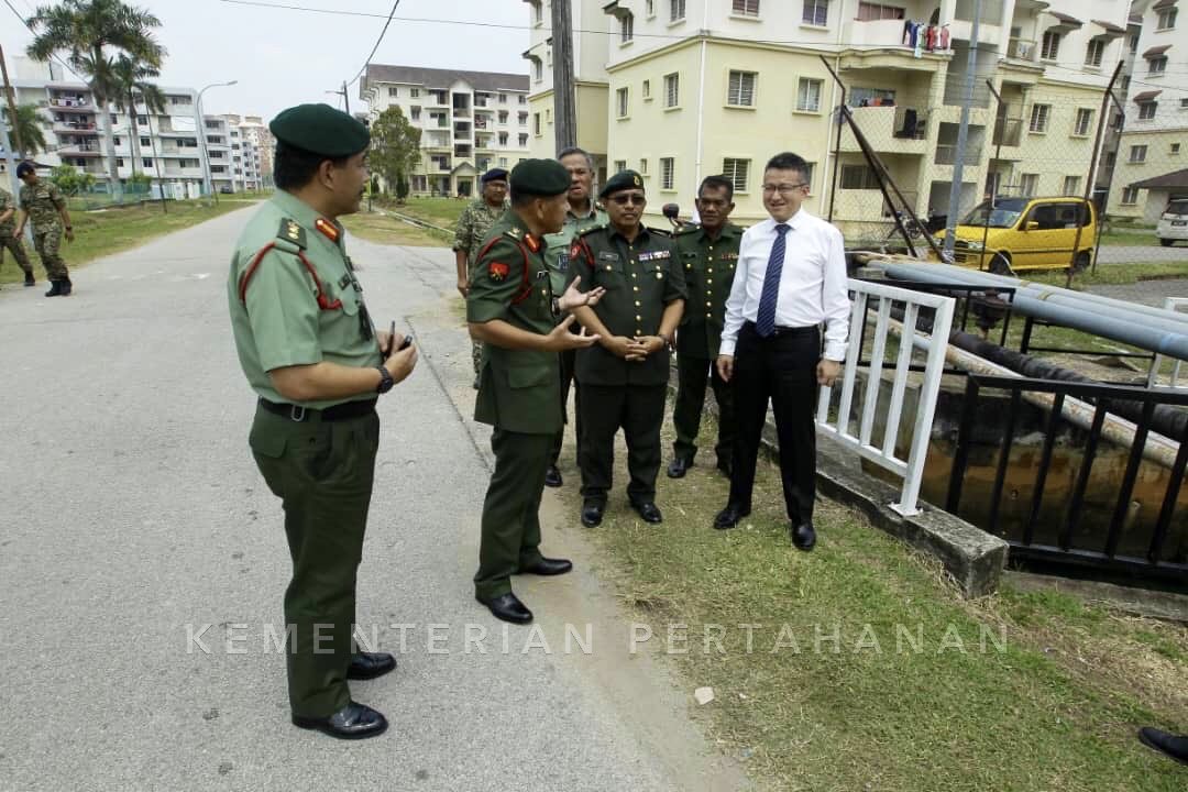 Mindef Malaysia On Twitter Yb Senator Liewchintong Membuat Lwtn Kerja Ke Markas Pemerintahan Latihan Doktrin Tentera Darat Kem Segenting Port Dickson Hari Ini Ketibaan Beliau Disambut Oleh Panglima Latihan Td Mej