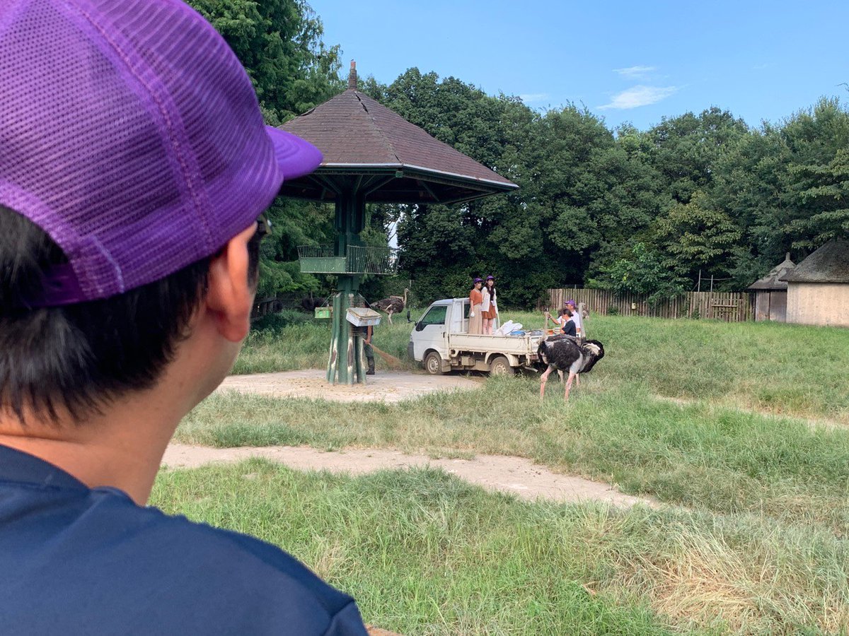 ckik195's tweet photo. 今日は東武動物公園のニコ生、
ぶらり園内散歩にお邪魔してきたよ！
園の裏側も沢山観られて楽しかった！

アフリカサバンナエリアのお掃除&amp;餌やりも、とても貴重な体験でした😆✨

大西師匠、白石さん、YMDおにいさんありがとうございました！！！
#東武動物公園 #ちくたむ https://t.co/jnJxyCvmhh