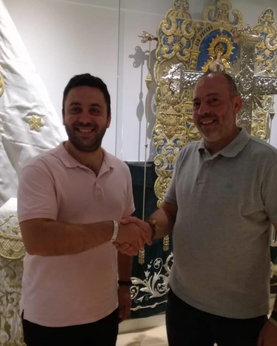 🔊COMUNICADO 
✔Acompañaremos musicalmente durante los próximos tres años en la tarde-noche del Miércoles Santo a <a href="/HdadPazCordoba/">Hermandad de la Paz</a> 
Gracias a la Hermandad por confiar en nosotros.
#Arahal #MunicipalArahal #BMMA19 #MiércolesdePaz #CoronaciónPazyEsperanza #CórdobaCoronalaPaz